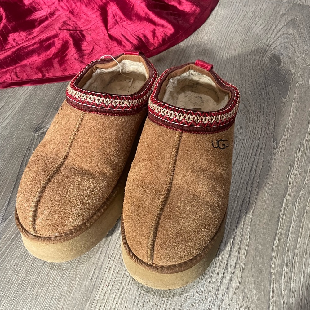 UGG Women's Tan Suede Slippers with Red Trim
